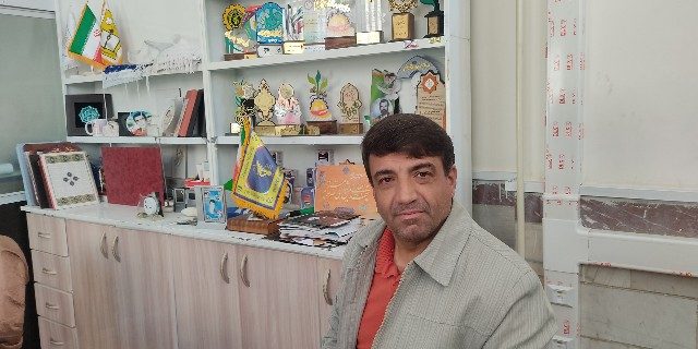 رزمنده ای که پس از ۳۶ سال هنوز در خط مقدم مبارزه است/ جنایت های ضدانقلاب وحشیانه تر از داعشیان