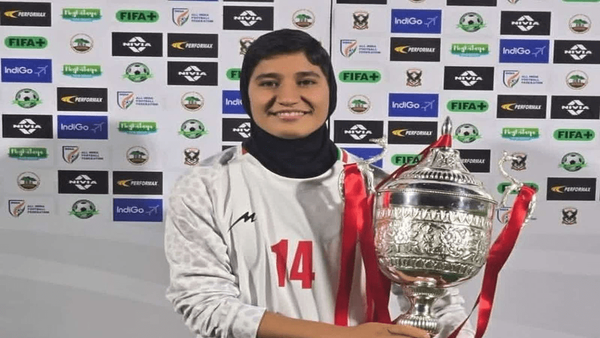 بانوی کردستانی به اردوی تیم ملی بزرگسالان دعوت شدفاطمه مخدومی، بانوی فوتبالیست کردستانی، به اردوی جدید تیم ملی فوتبال بانوان ایران برای آماده‌سازی حضور در جام ملت‌های آسیا ۲۰۲۶ دعوت شد.