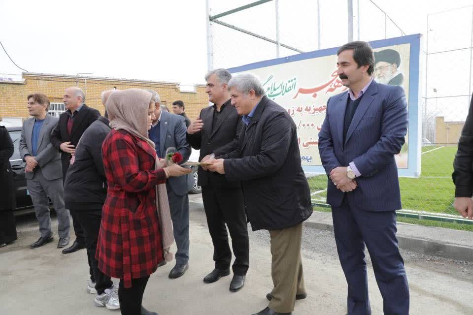 اهداء ۵۲ سری جهیزیه به زوجین تحت پوشش بهزیستی