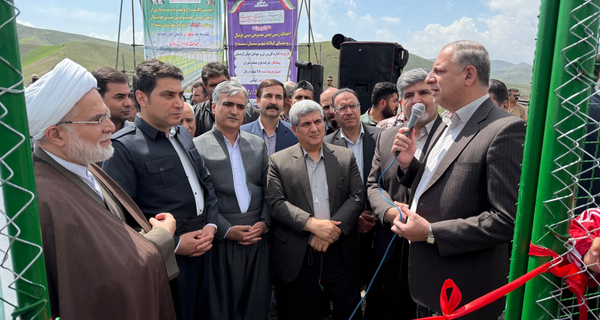زمین چمن مصنوعی روستای کیلانه سنندج افتتاح شد