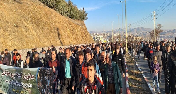 برگزاری همایش بزرگ پیاده‌روی خانوادگی در سنندج