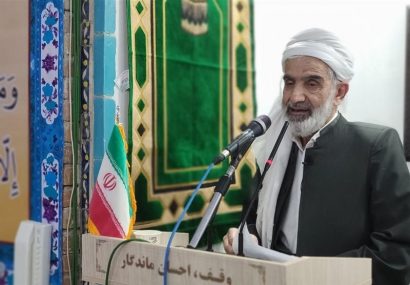 امام جمعه سنندج خواستار رفع مشکلات معیشتی شد