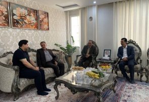 تقدیر از خانواده شهدا و ایثارگران سنندج