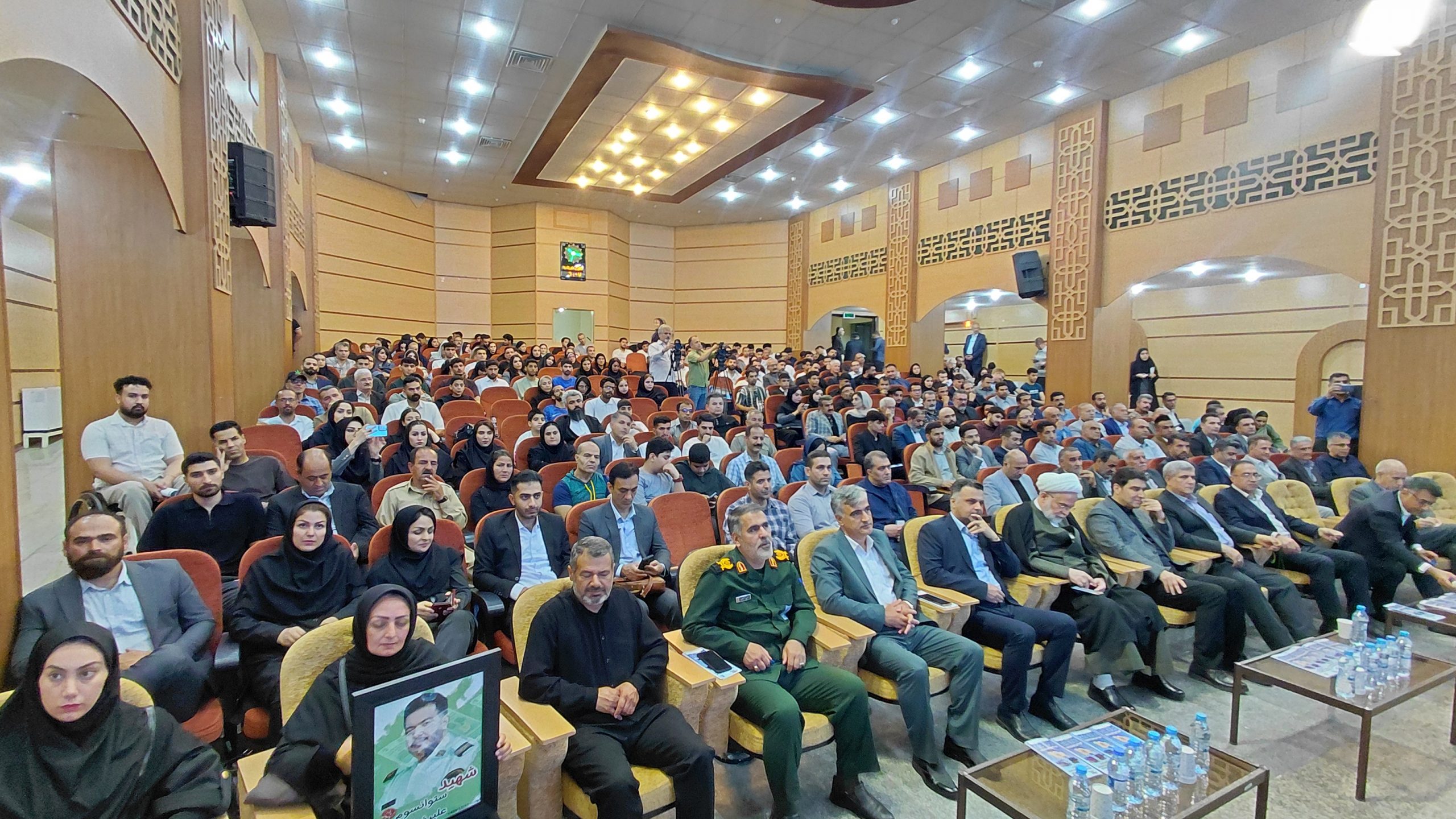 تجلیل از افتخارآفرینان ورزش کردستان در عرصههای جهانی و آسیایی تجلیل از افتخارآفرینان ورزش کردستان در عرصههای جهانی و آسیایی